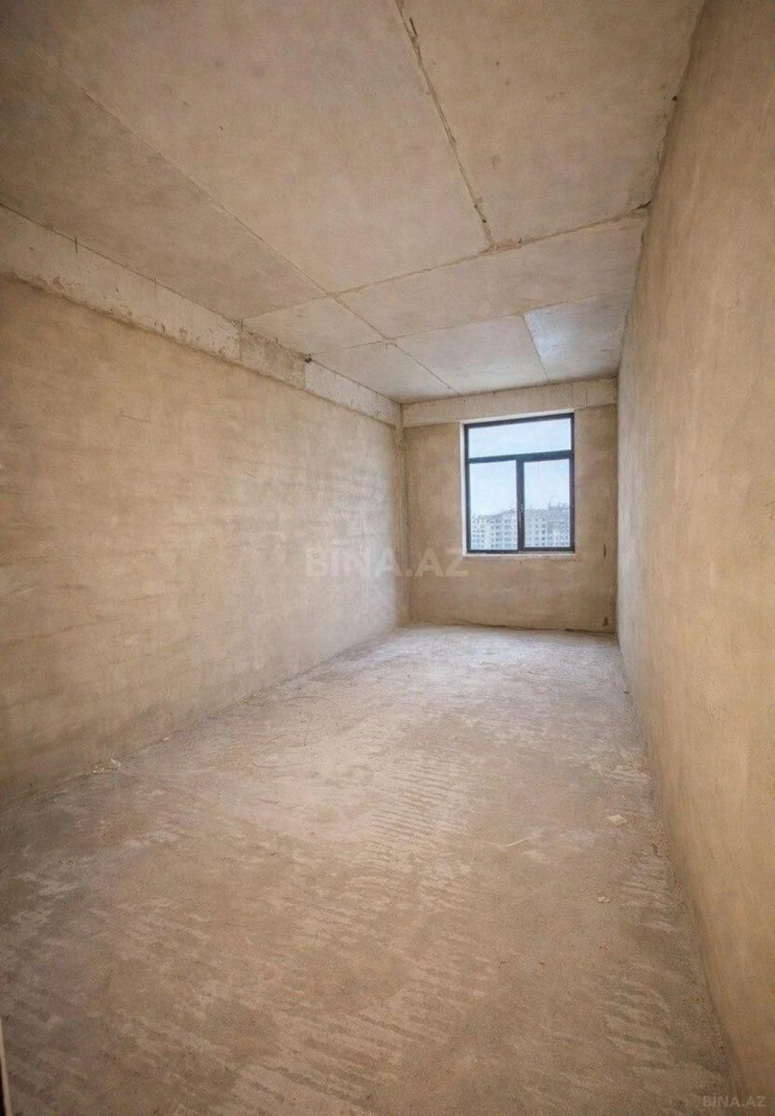 Satılır 4 otaqlı mənzil 172 m²