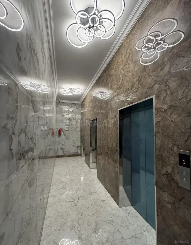 Satılır 4 otaqlı mənzil 172 m²