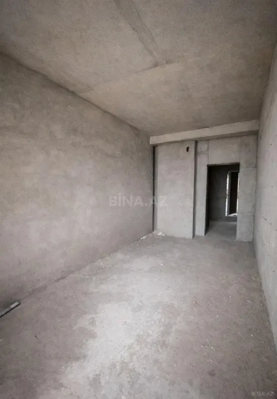 Satılır 4 otaqlı mənzil 172 m²
