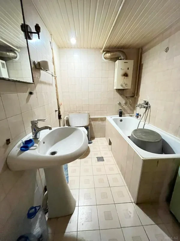 Satılır 1 otaqlı mənzil 48 m²