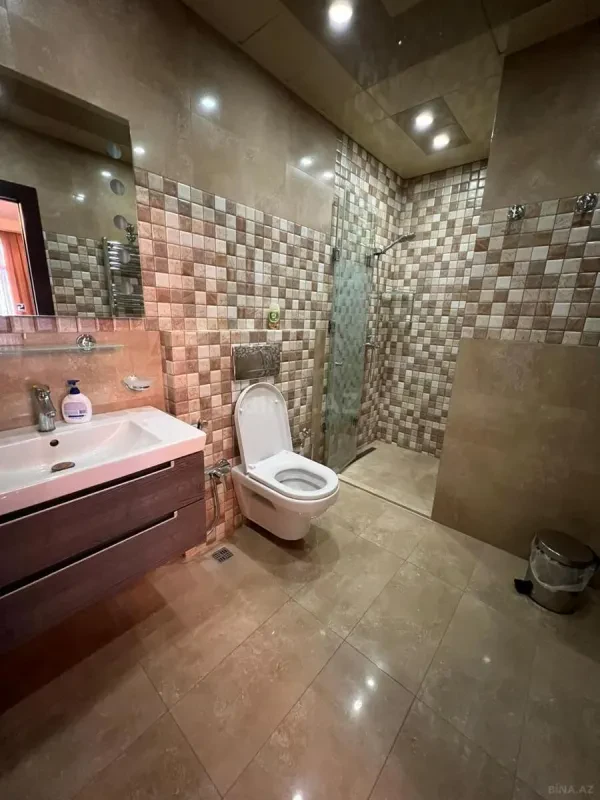 Kirayə verilir 3 otaqlı mənzil 140 m²