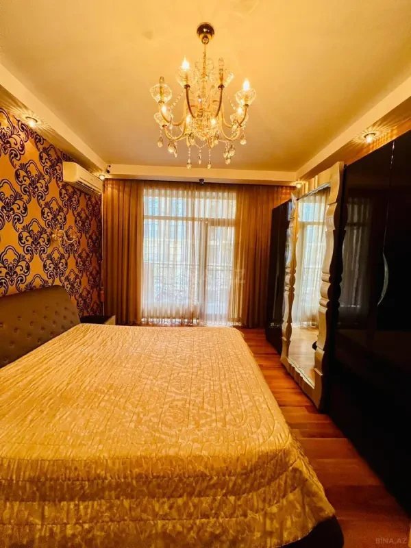 Kirayə verilir 3 otaqlı mənzil 140 m²