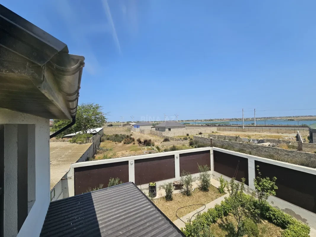 Satılır 7 otaqlı həyət evi 240 m²