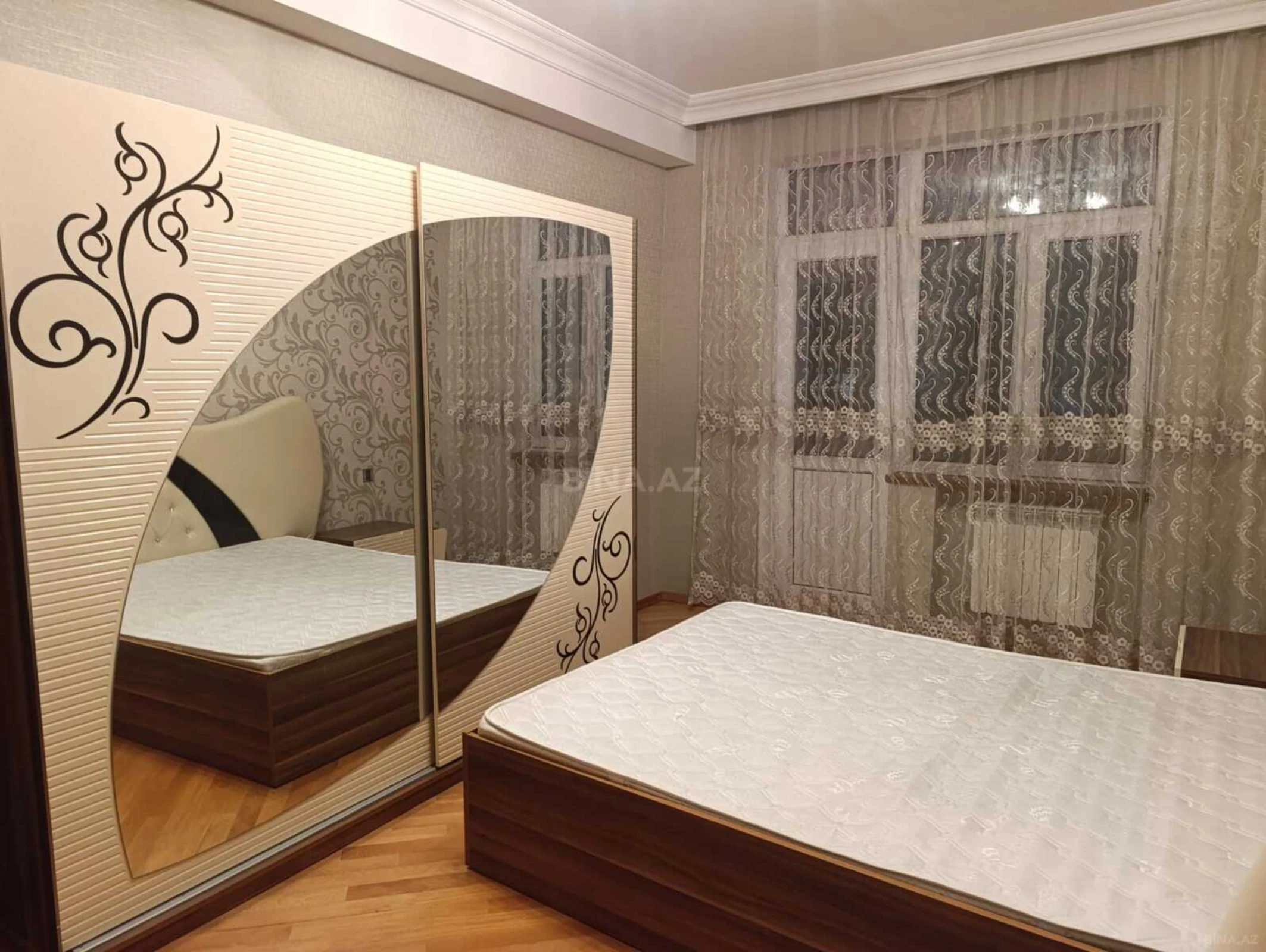 Kirayə verilir 2 otaqlı mənzil 98 m²