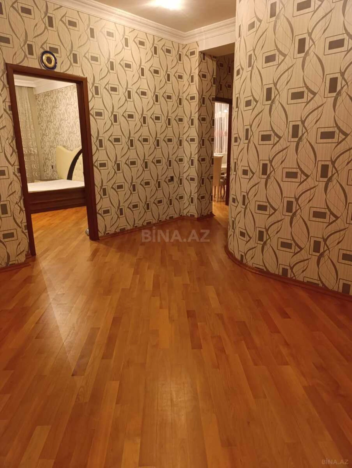 Kirayə verilir 2 otaqlı mənzil 98 m²