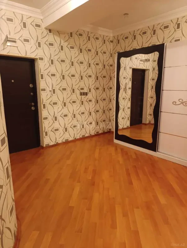 Kirayə verilir 2 otaqlı mənzil 98 m²