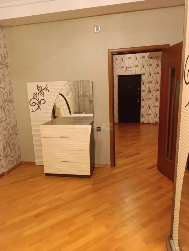 Kirayə verilir 2 otaqlı mənzil 98 m²