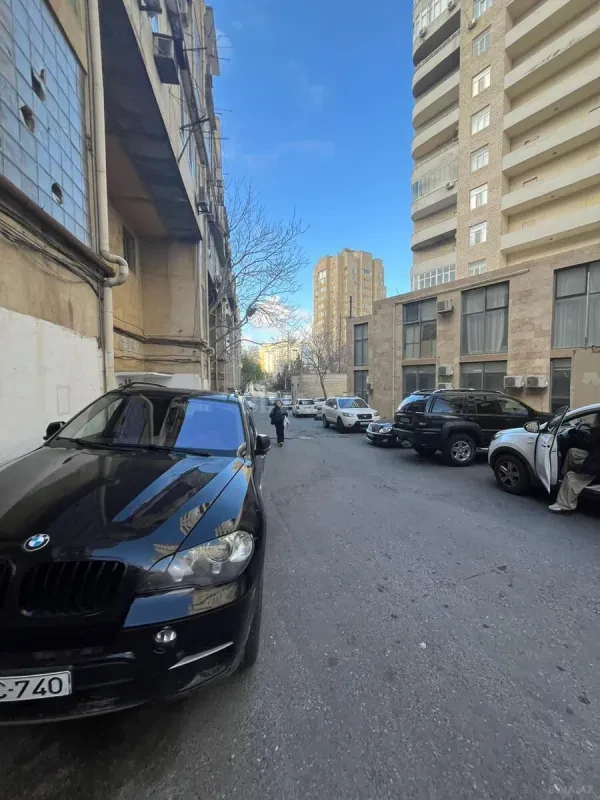 Satılır 4 otaqlı mənzil 214 m²