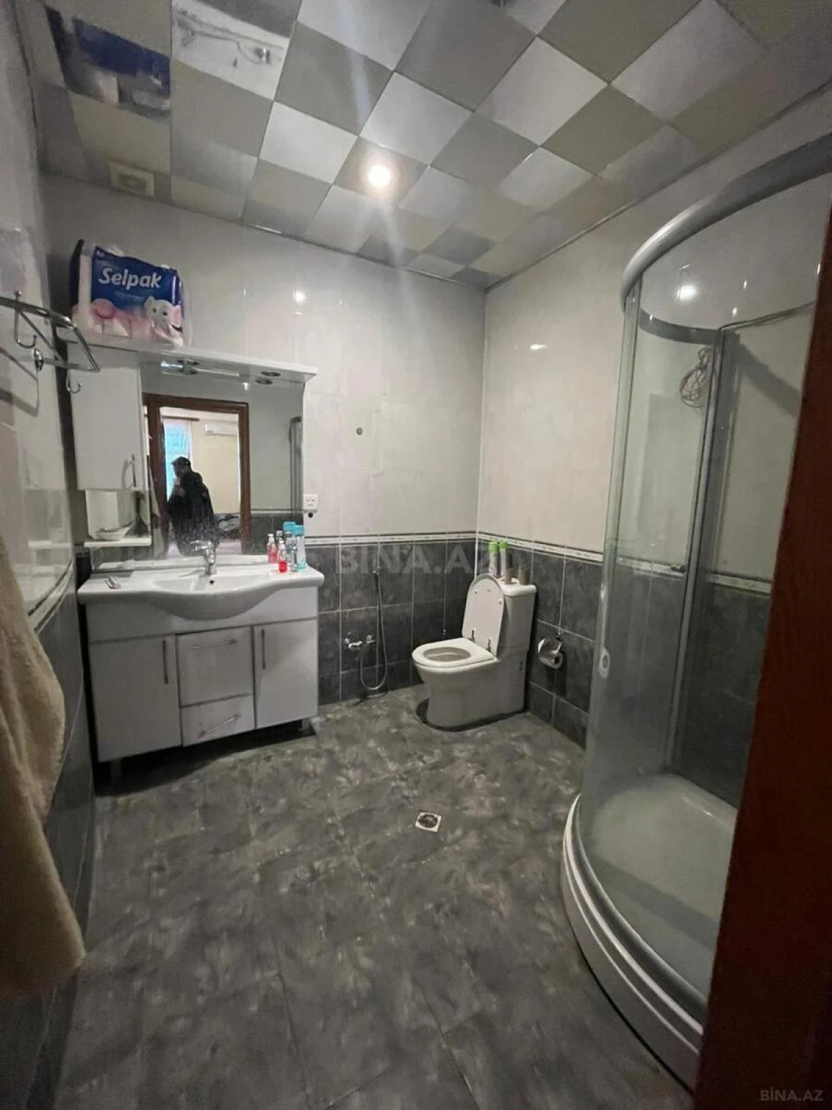 Satılır 4 otaqlı mənzil 214 m²