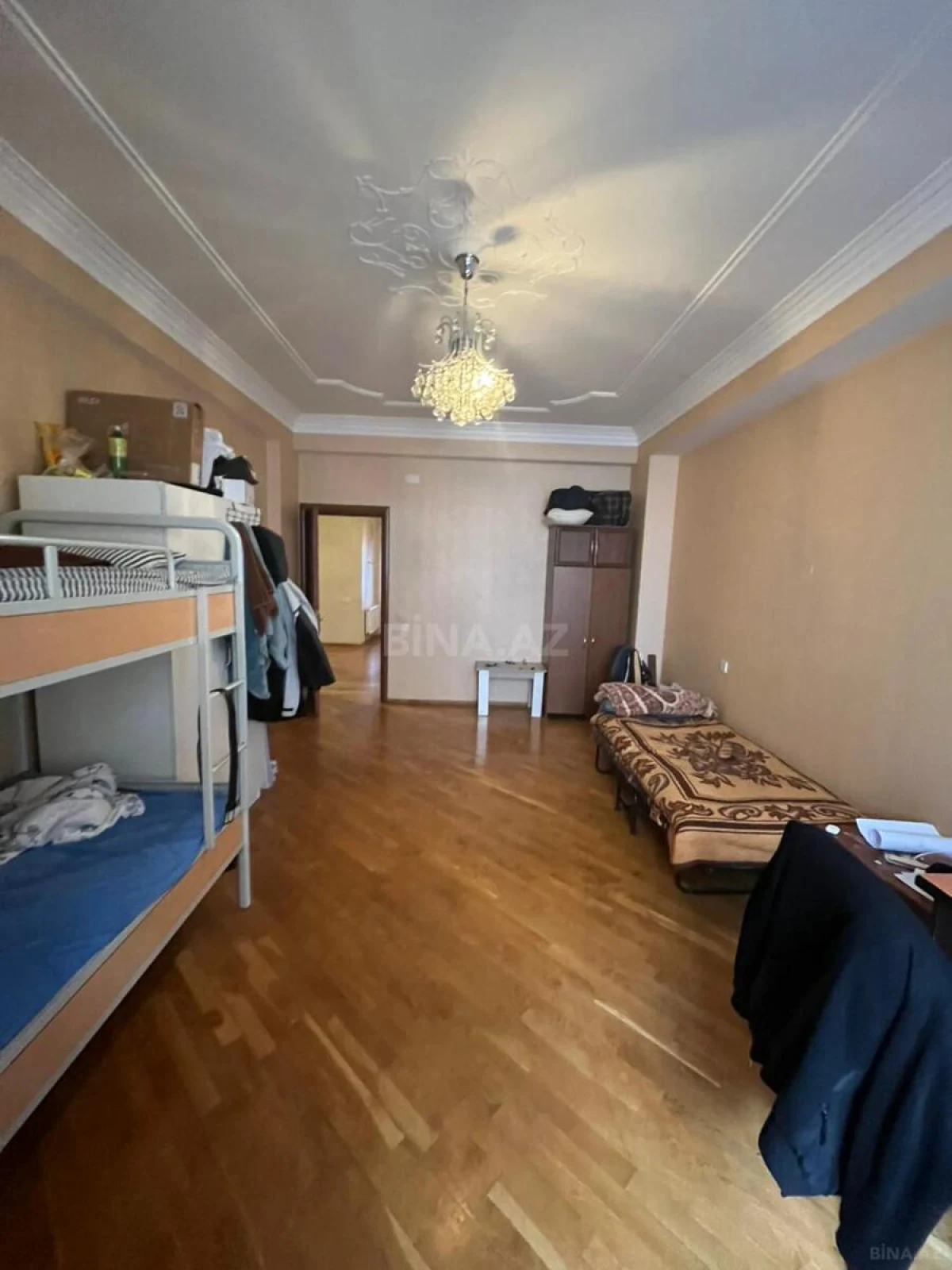Satılır 4 otaqlı mənzil 214 m²