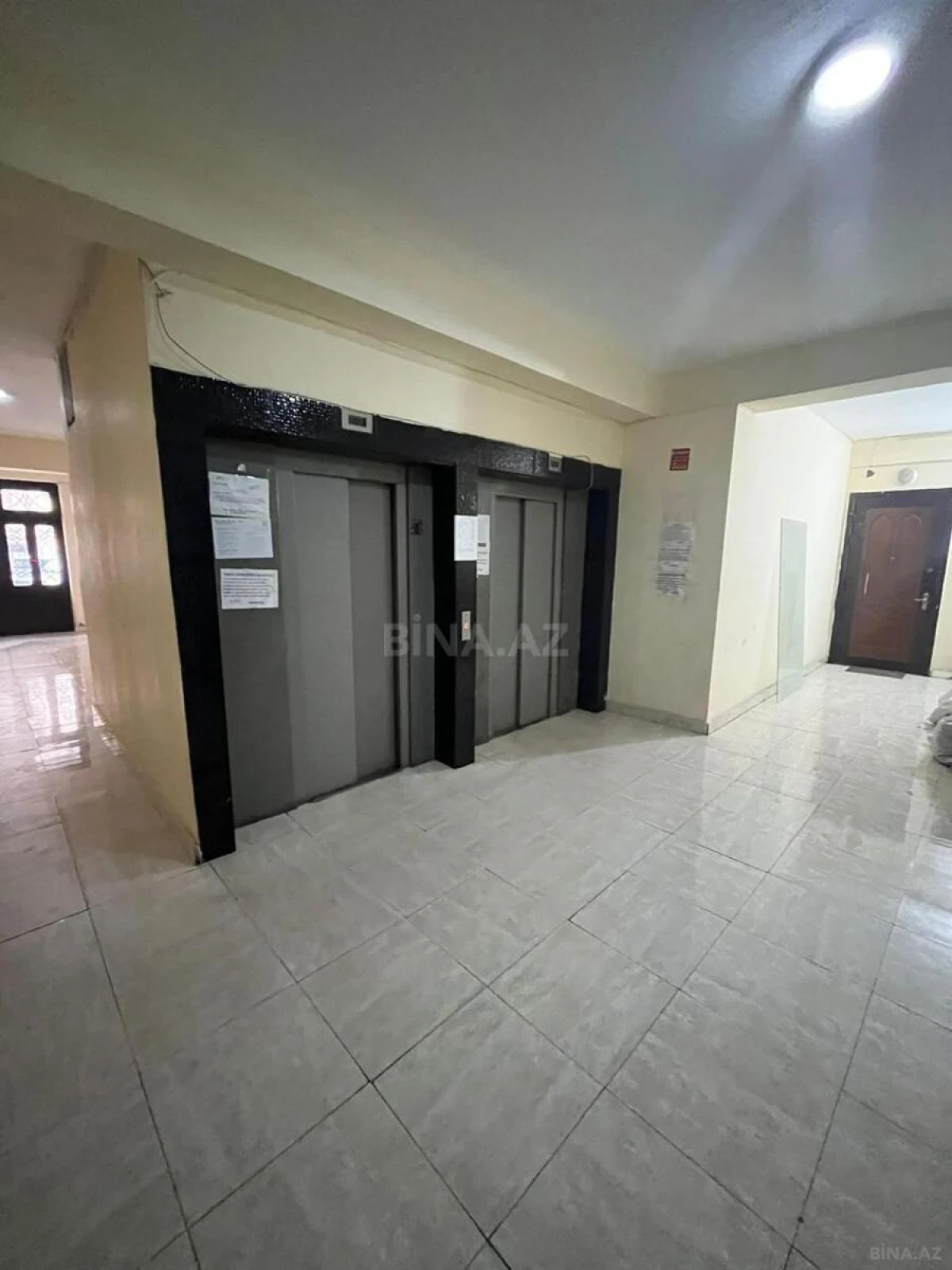 Satılır 4 otaqlı mənzil 214 m²