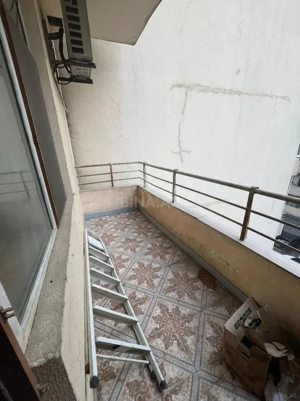 Satılır 4 otaqlı mənzil 214 m²