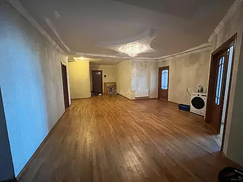 Satılır 4 otaqlı mənzil 214 m²