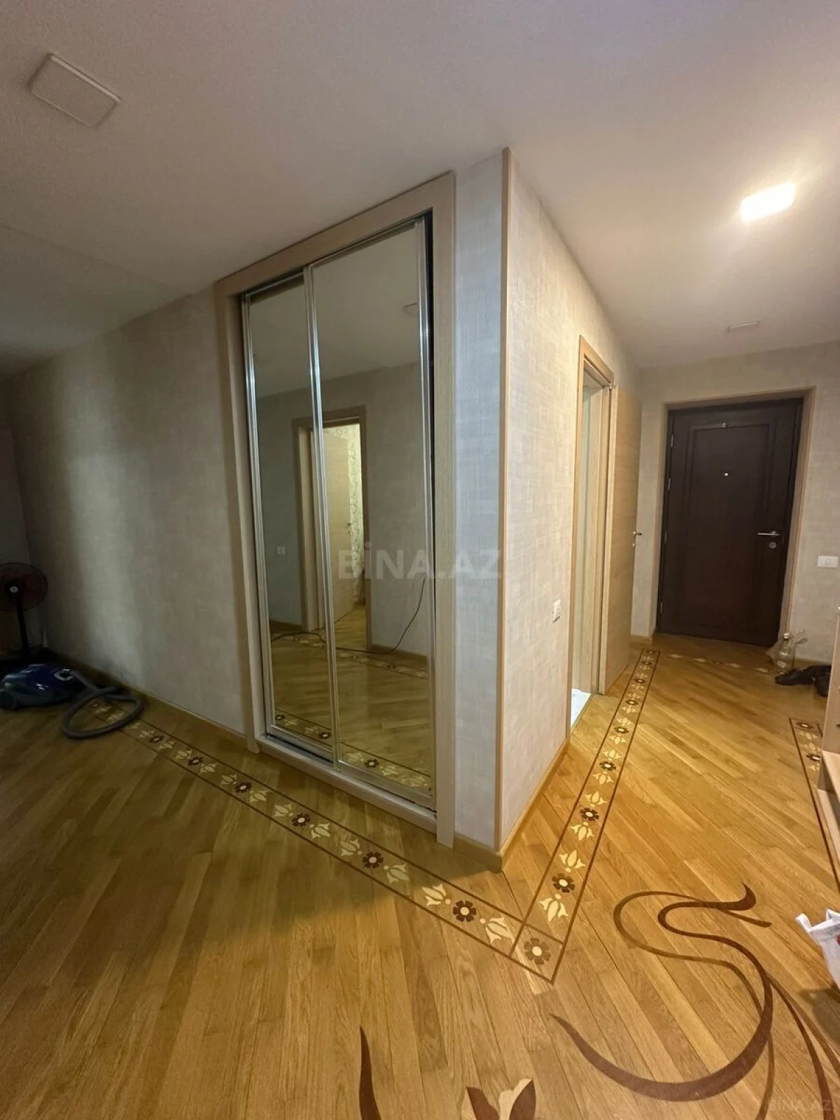 Kirayə verilir 3 otaqlı mənzil 140 m²