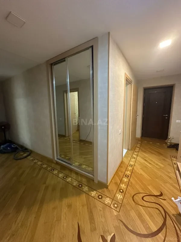 Kirayə verilir 3 otaqlı mənzil 140 m²