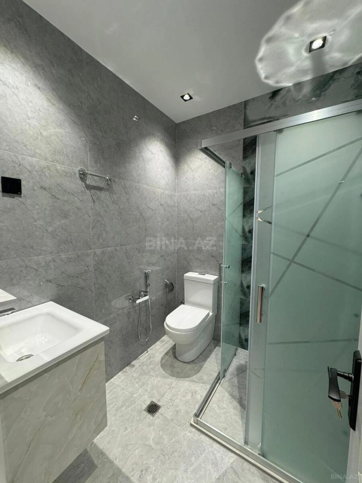 Satılır 4 otaqlı həyət evi 160 m²