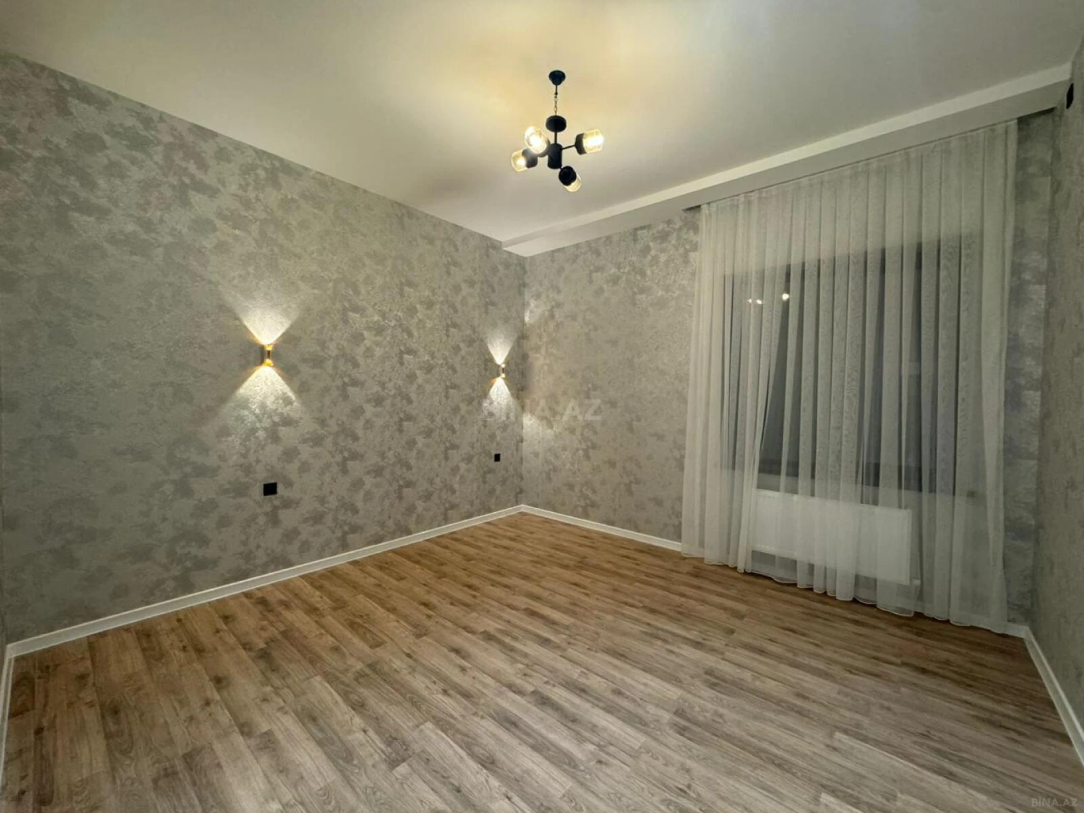 Satılır 4 otaqlı həyət evi 160 m²