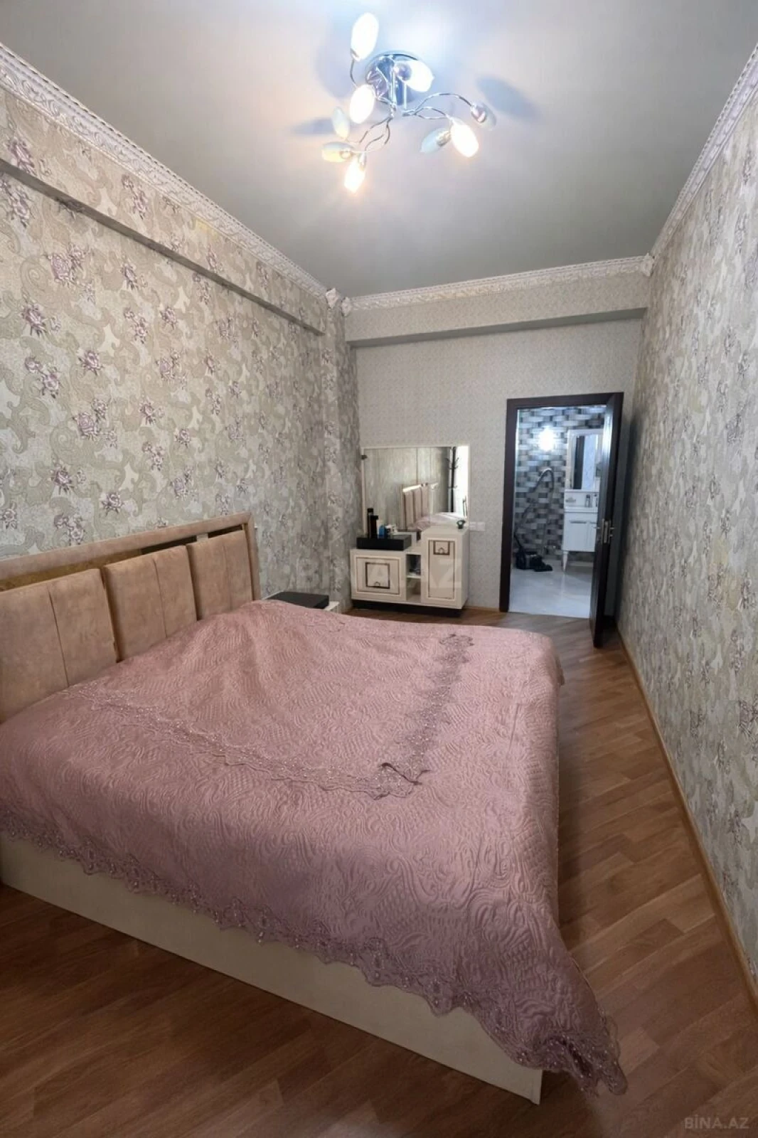 Satılır 3 otaqlı mənzil 116 m²