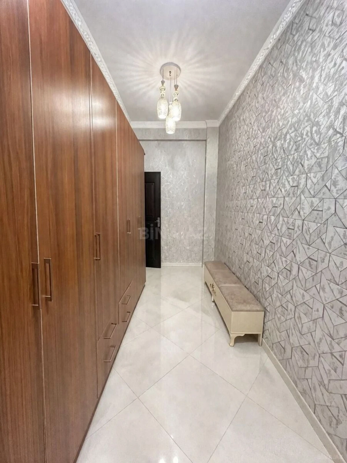 Satılır 3 otaqlı mənzil 116 m²