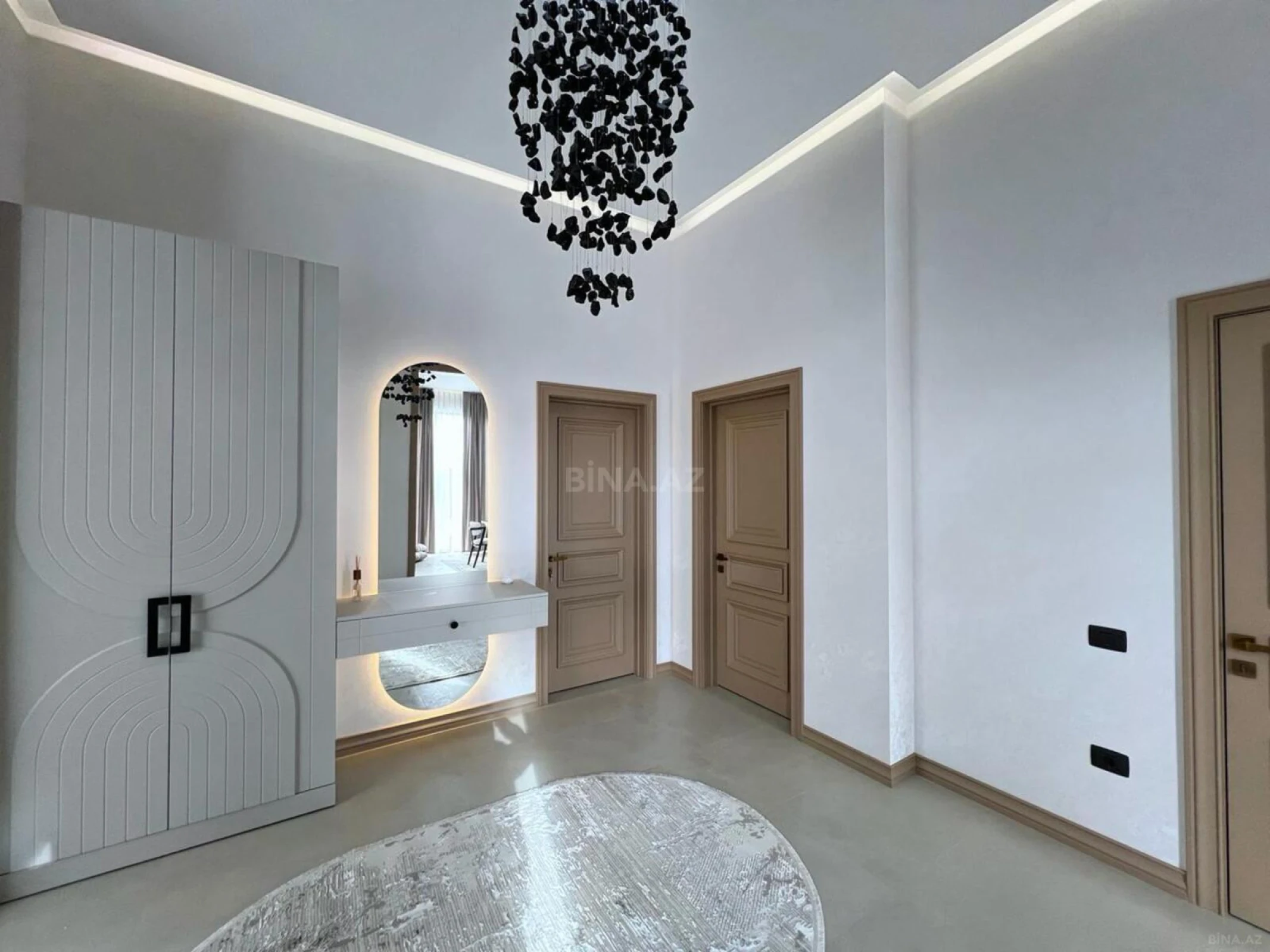 Satılır 5 otaqlı həyət evi 220 m²
