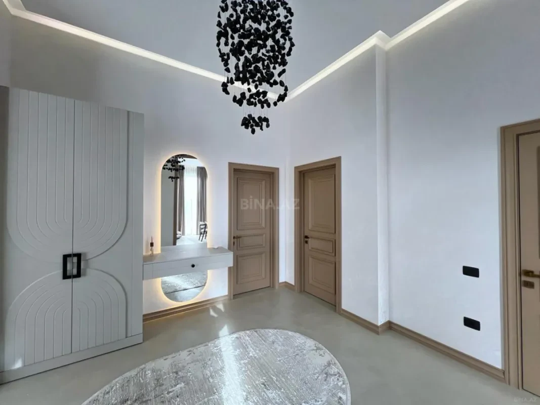 Satılır 5 otaqlı həyət evi 220 m²