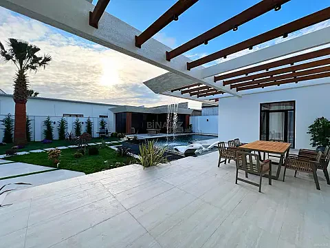 Satılır 5 otaqlı həyət evi 220 m²