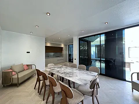 Satılır 5 otaqlı həyət evi 220 m²