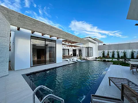Satılır 5 otaqlı həyət evi 220 m² — Bakı, Mərdəkan 5 otaq 220.00 m²