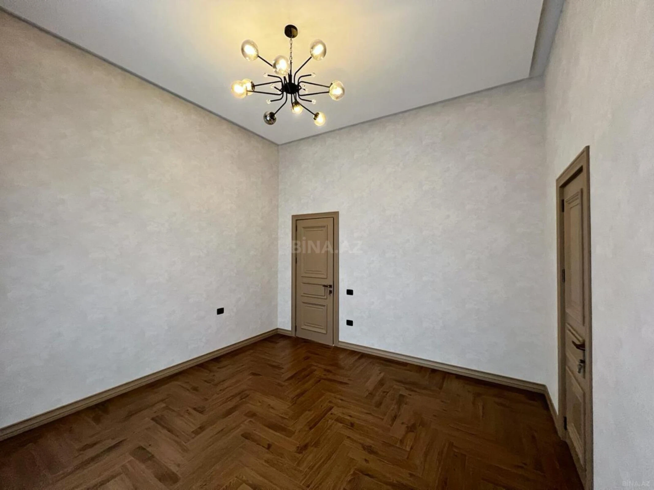 Satılır 5 otaqlı həyət evi 220 m²