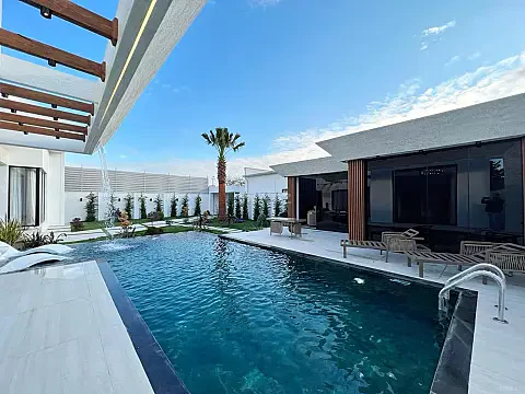 Satılır 5 otaqlı həyət evi 220 m²