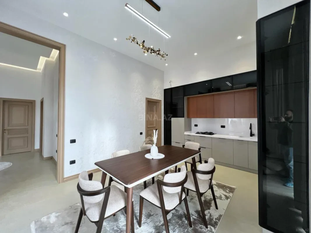 Satılır 5 otaqlı həyət evi 220 m²