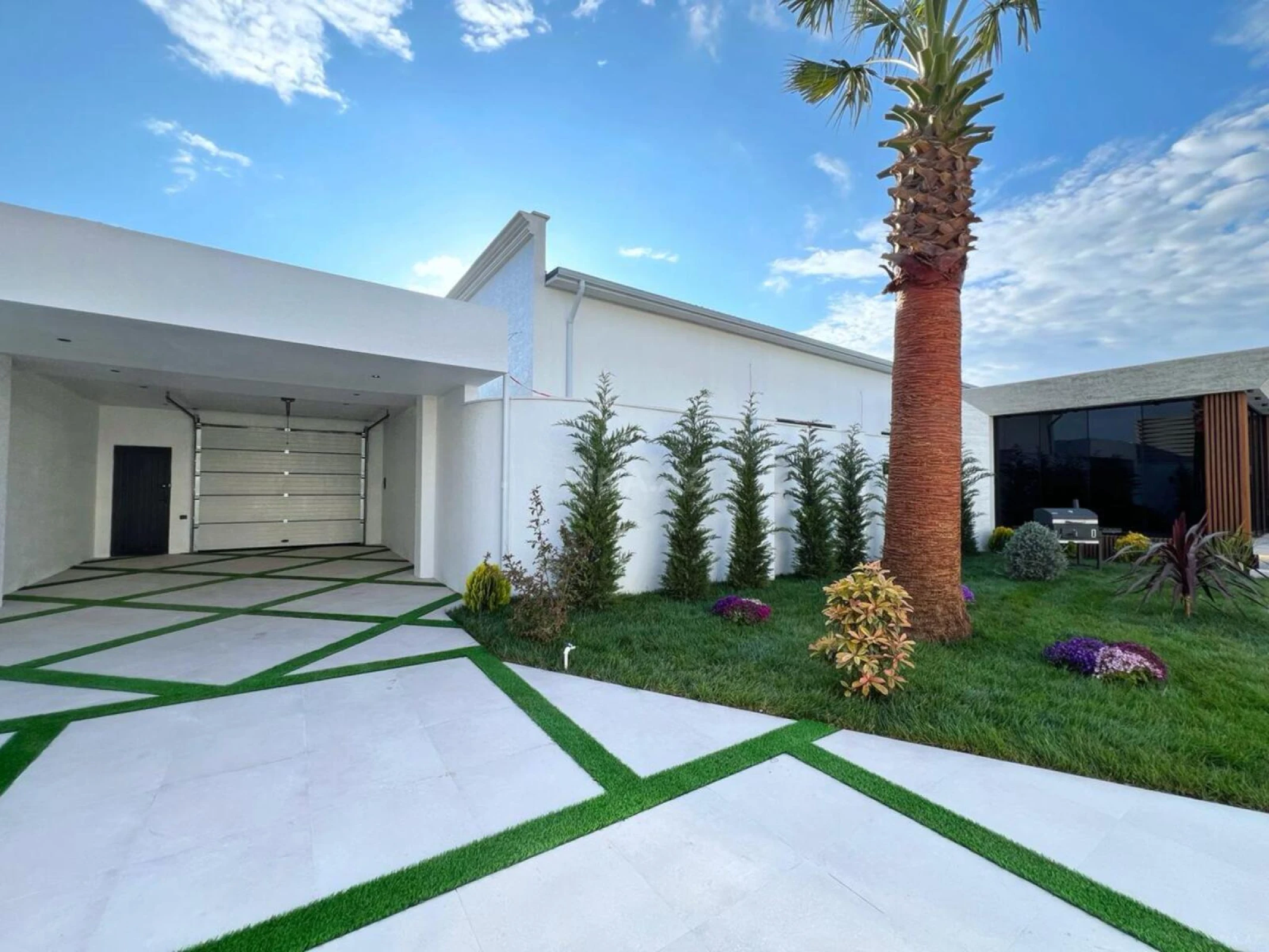 Satılır 5 otaqlı həyət evi 220 m²