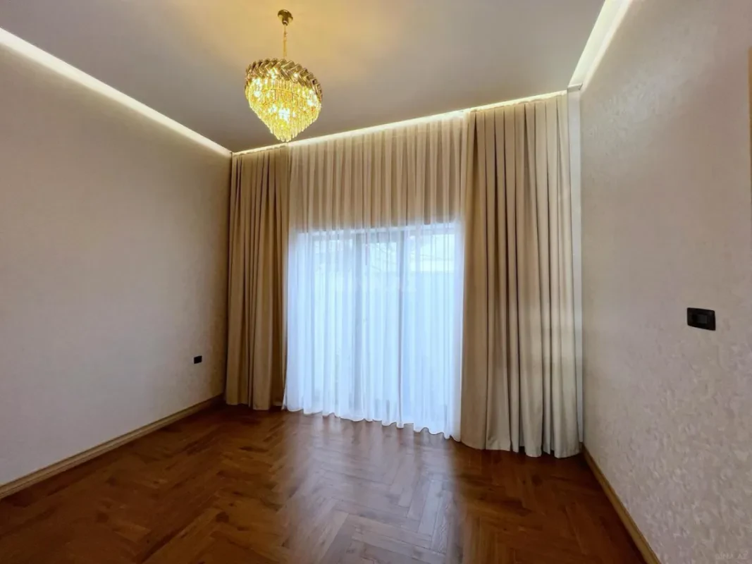 Satılır 5 otaqlı həyət evi 220 m²