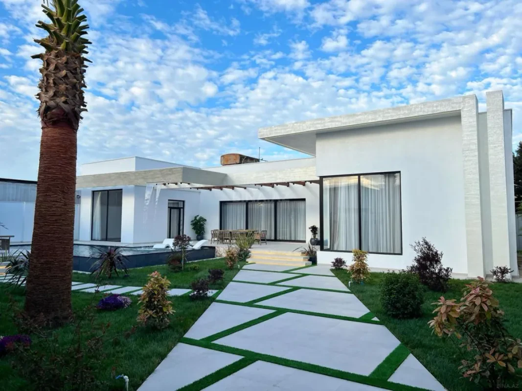 Satılır 5 otaqlı həyət evi 220 m²