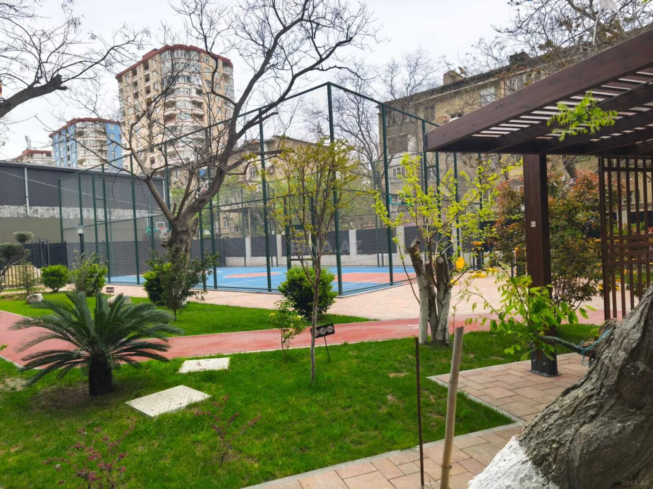 Kirayə verilir 2 otaqlı mənzil 65 m²