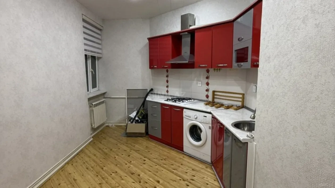 Satılır 2 otaqlı mənzil 78 m²