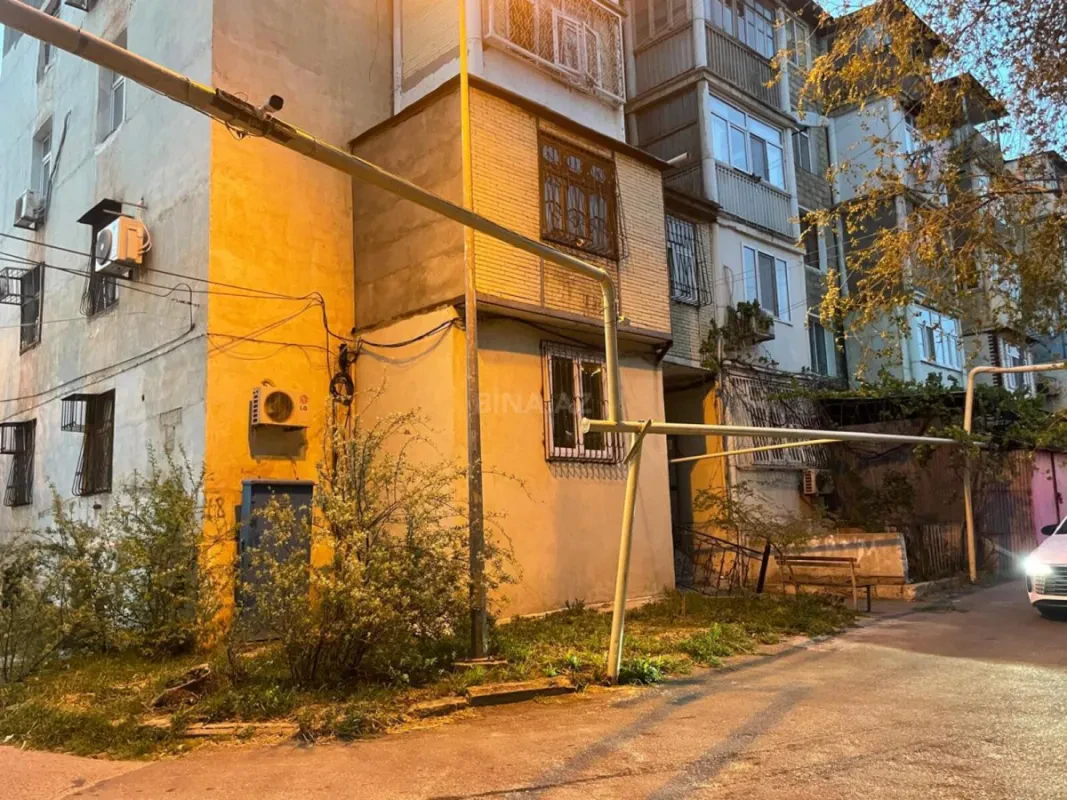 Satılır 2 otaqlı mənzil 42 m²