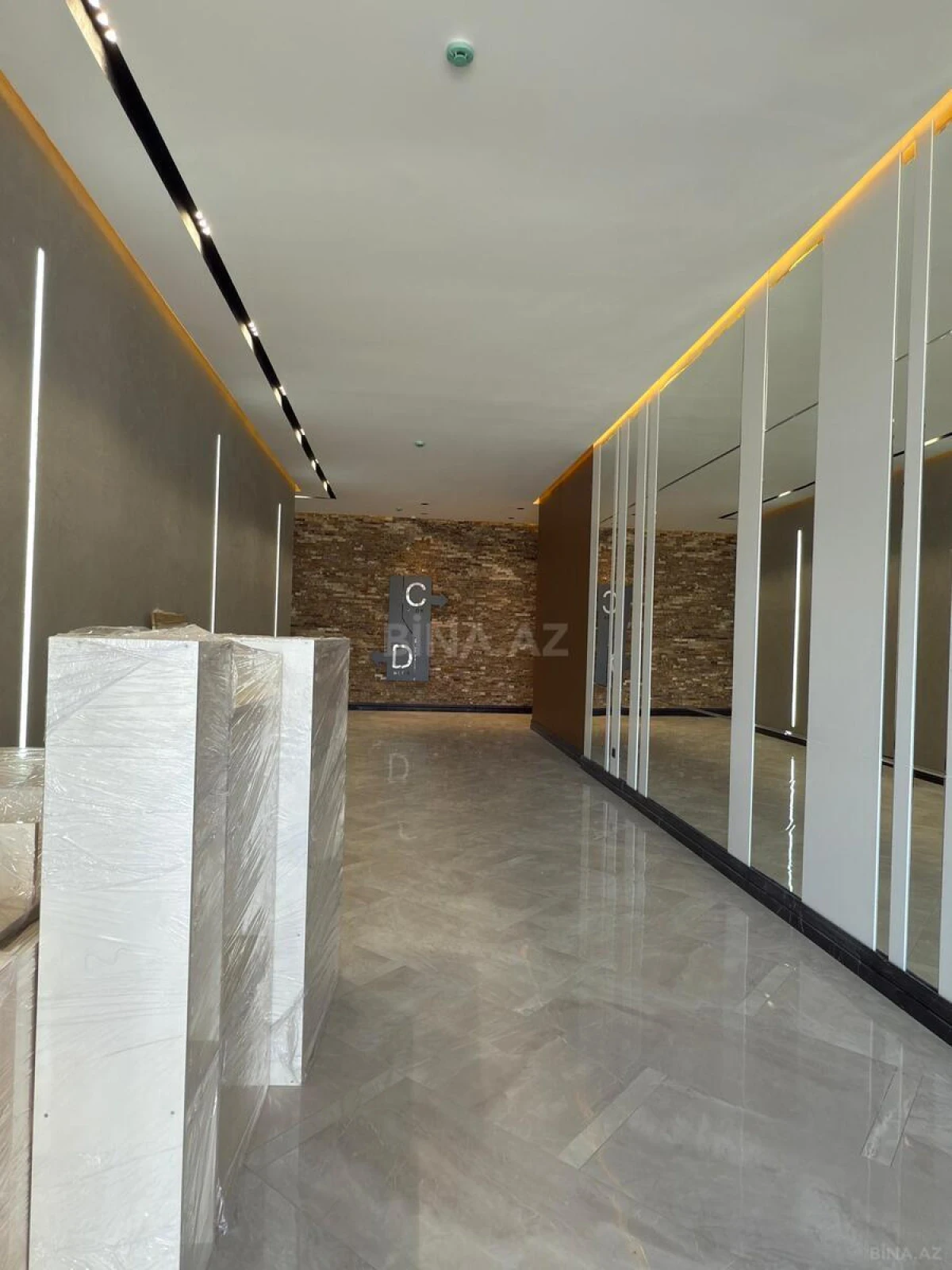 Satılır 3 otaqlı mənzil 126.7 m²