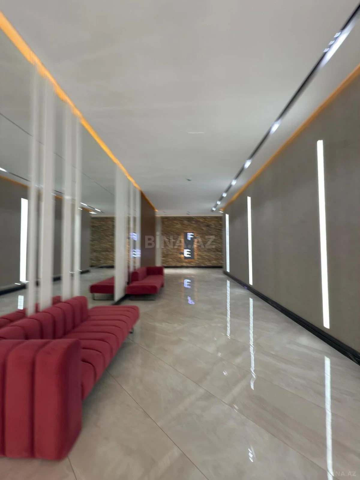 Satılır 3 otaqlı mənzil 126.7 m²