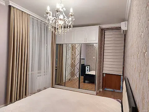 Kirayə verilir 2 otaqlı mənzil 85 m²