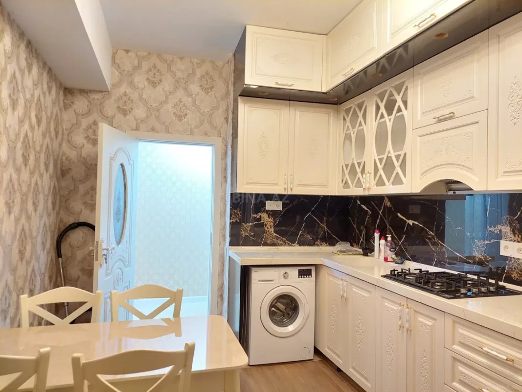 Kirayə verilir 2 otaqlı mənzil 85 m²
