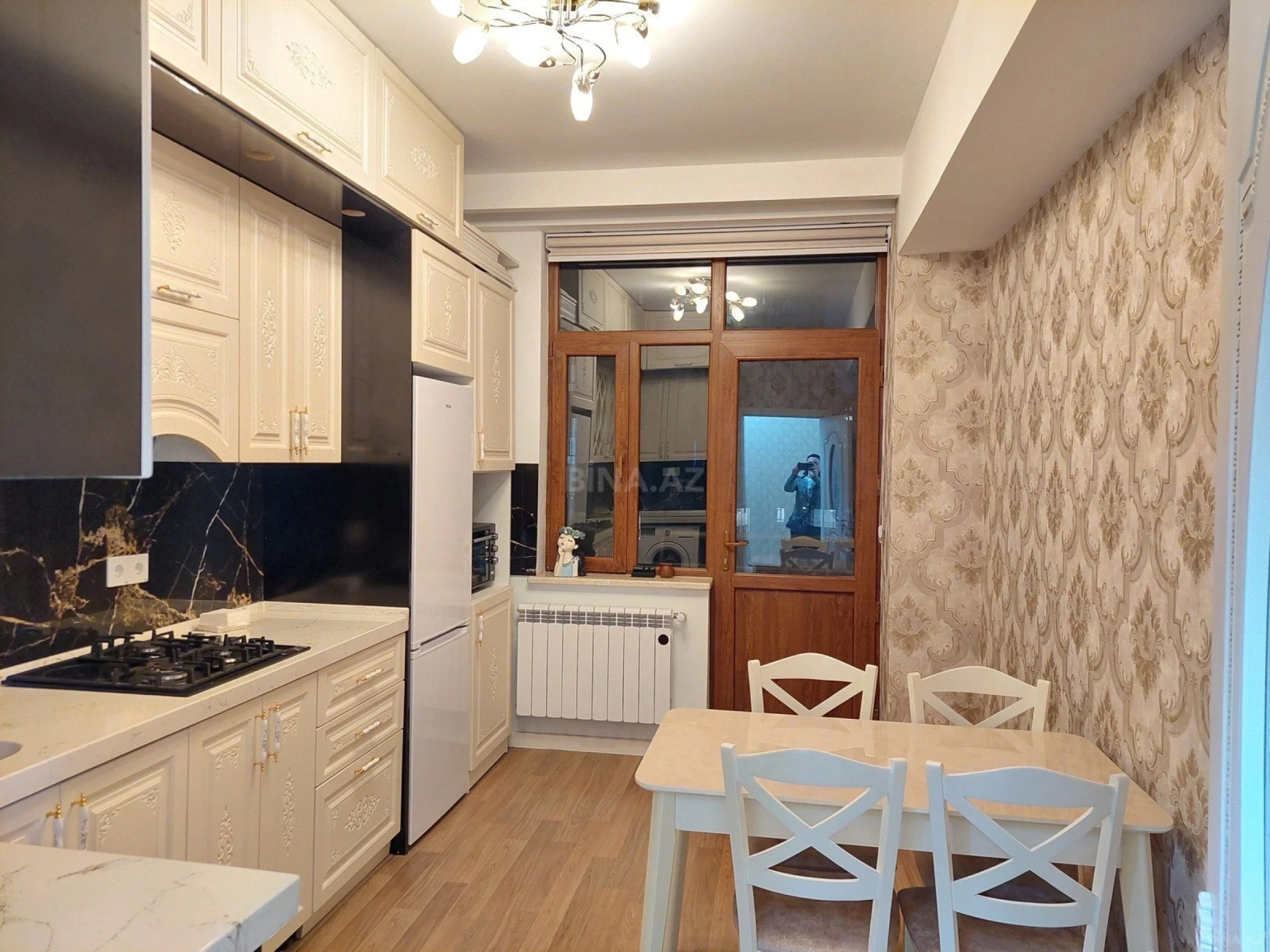 Kirayə verilir 2 otaqlı mənzil 85 m²