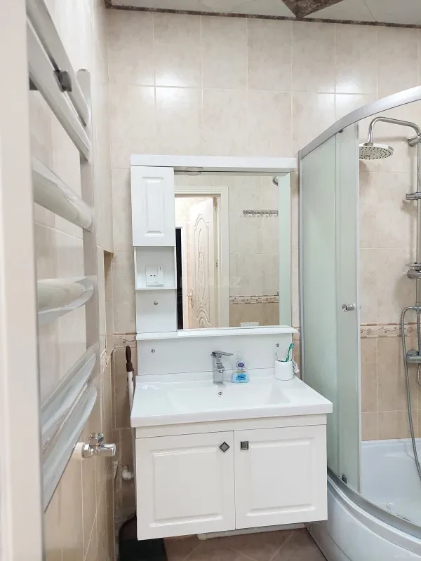 Kirayə verilir 2 otaqlı mənzil 85 m²