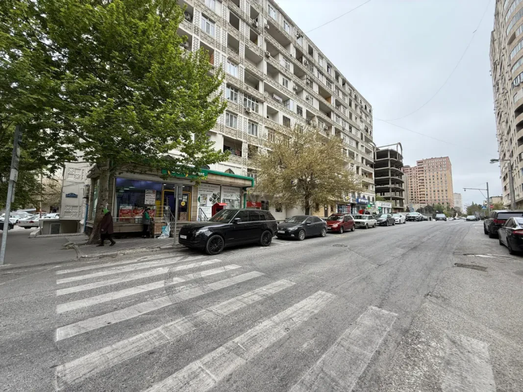 Kirayə verilir 5 otaqlı ofis 200 m²