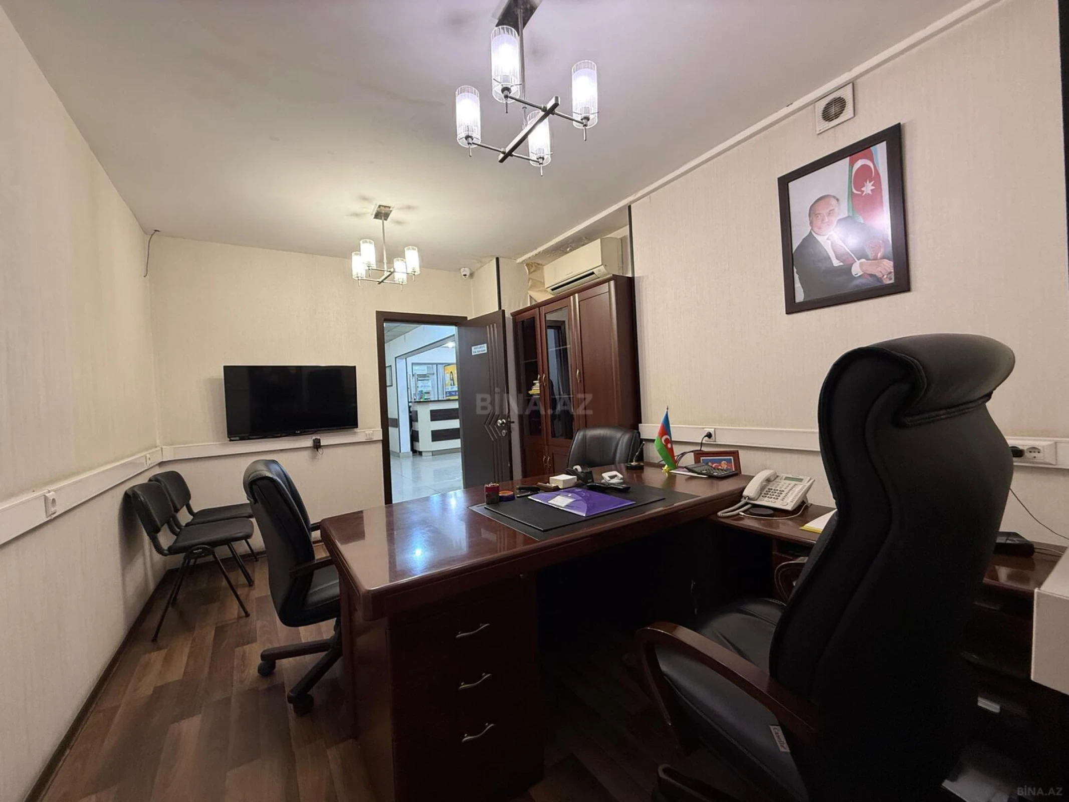 Kirayə verilir 5 otaqlı ofis 200 m²