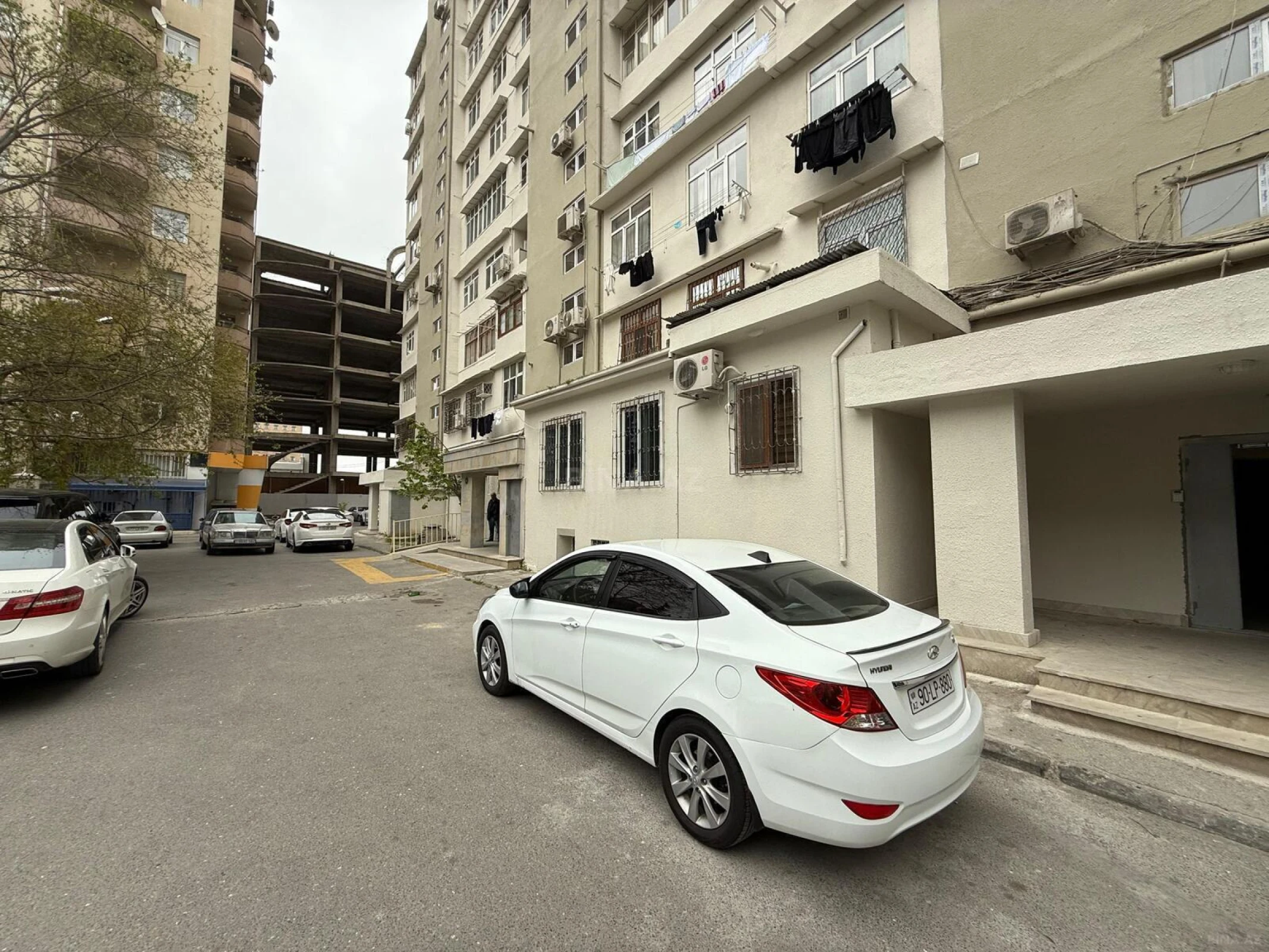 Kirayə verilir 5 otaqlı ofis 200 m²