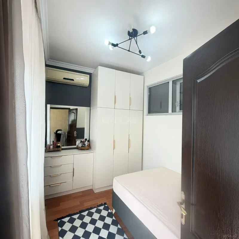 Satılır 3 otaqlı mənzil 68 m²