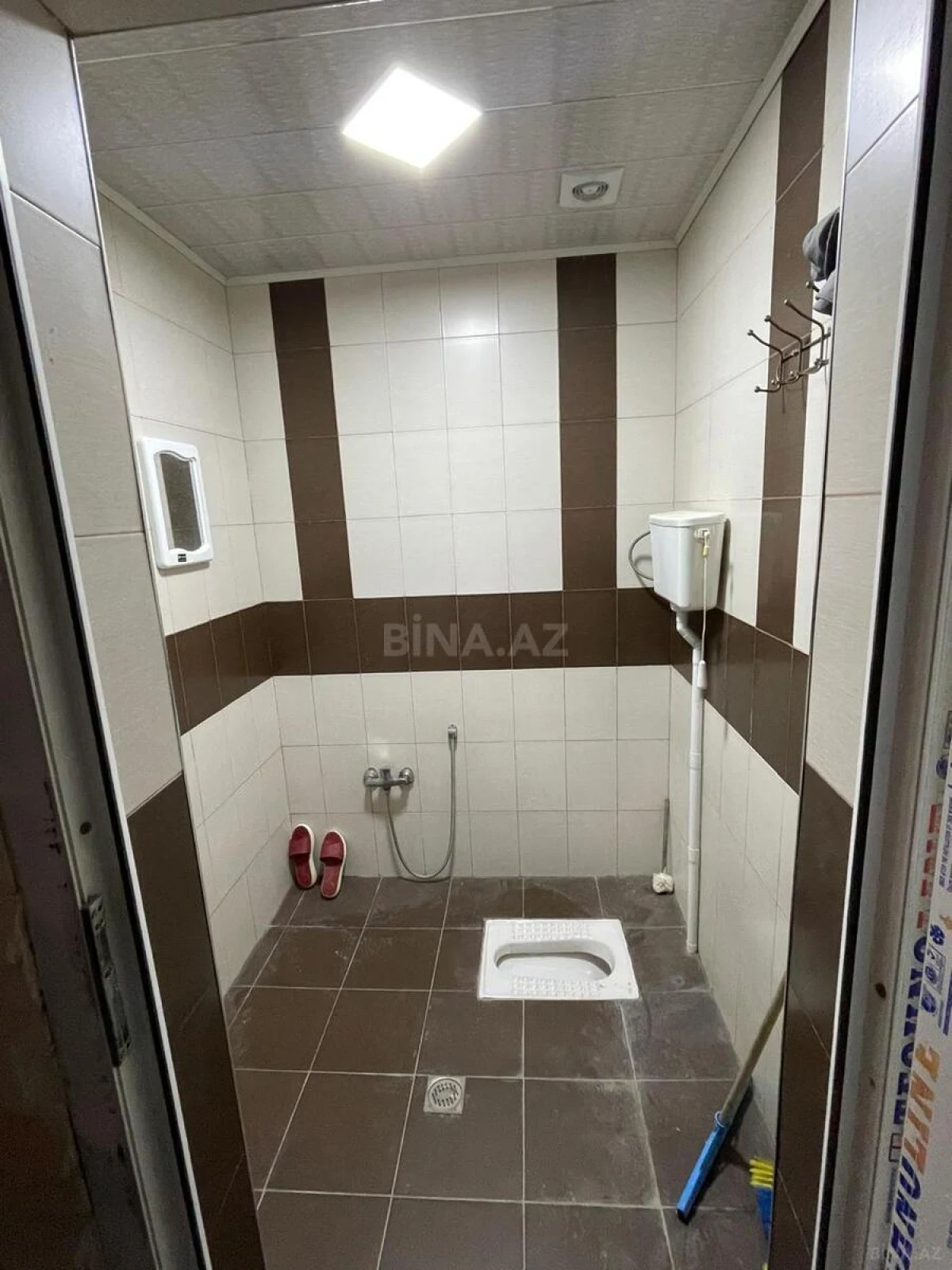 Satılır 5 otaqlı həyət evi 240 m²