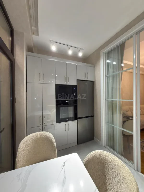 Kirayə verilir 2 otaqlı mənzil 60 m²