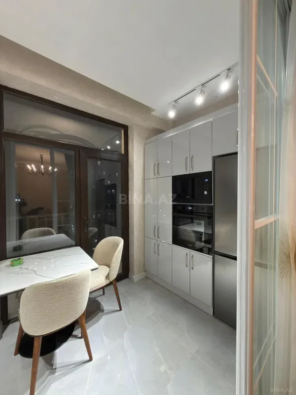 Kirayə verilir 2 otaqlı mənzil 60 m²